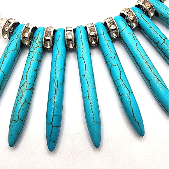 Turquoise Gemstone Spike Statement Necklace - Bold Elegance - Picture 5 of 5